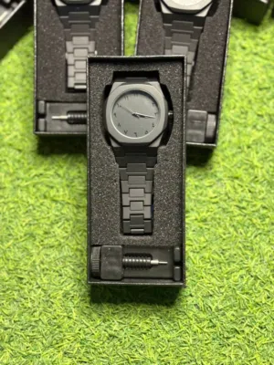 السلام عليكم ساعه كربون المقاومه للماء والخدوش بالباكو وعدت تنقيص بطاريه زياده الطروف الاخيرات متوفر