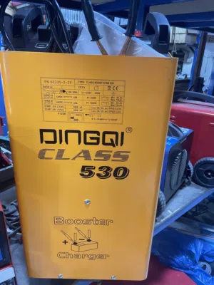 شاحن لتشغيل المركبات وشحن البطاريات السريع