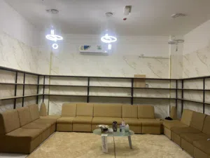ستاندات و كنبات نظيفه جدا