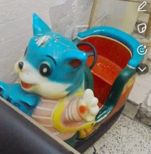الأطفال الهزازة التي تعمل بالعملة (Kiddie rides) المستعملة والنظيفة