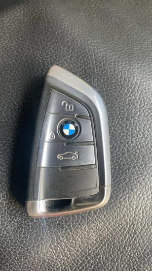 مفتاح BMW X5 اصلي بحالة الوكالة