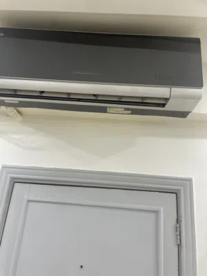 بيع إلكترونيات مكيف بارد ساخن موفر لطاقة الكهرباء سعة 2 طن استعمال قليل ونوعيته نظيفو سع قابل لتفاوض