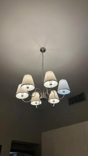 ثريا سقف بعدة لمبات