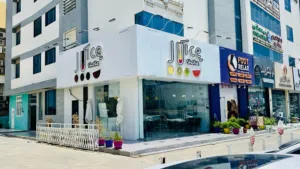 محل تجاري كورنر للإخلاء والإيجار