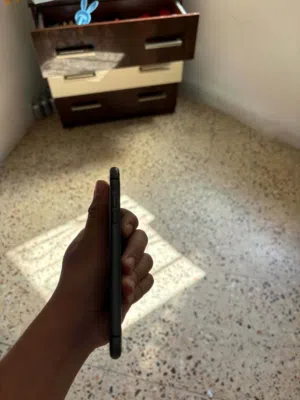 آيفون 11 عادي
