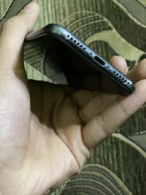 آيفون 8 عادي