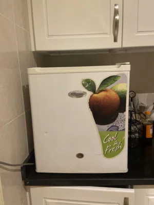 Fridge in a good condition  ثلاجه عاليه الجوده جميله و باردة جدا