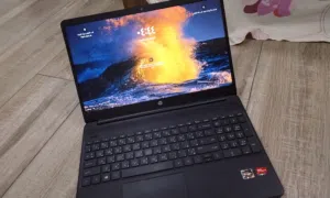 لابتوب hp مع شاحن