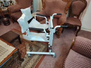 جهازين نقل المرضى و العجزة، احدهم جديد بالكرتونة لم يفتح
