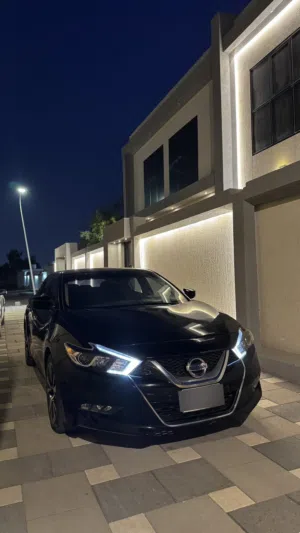 للبيع Maxima 2017 Black