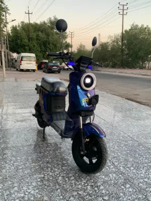 دراجه للبيع بعدهه زيرو جديده كفاله من الضربه والصبغ والتبديل غراضه الاصليه موجوده عندي اقره الوصف