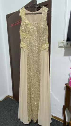 فستان حفلة او خطوبة