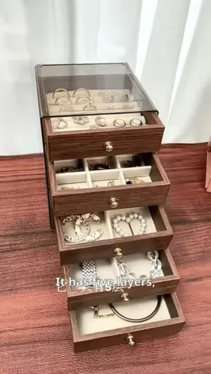 بوكس المجوهرات الملكي