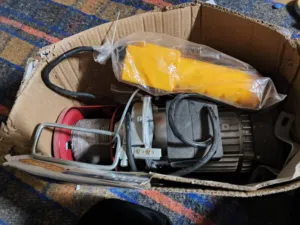 ونش رفع مواد بناء أو أي مواد أخرى