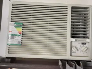 Air Conditioner- White WestingHouse  Model: WWA20K22R Capacity: 1.5 To