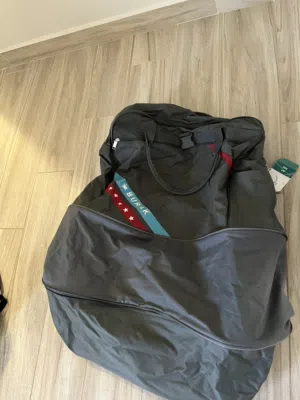 حقيبة سفر (عفش) كبيرة الحجم - ماركة BURAK - بحالة ممتازة