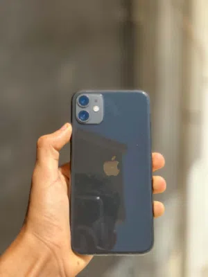 Apple iPhone 11 64 GB in Tripoli