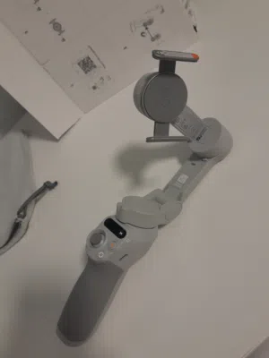 للبيع: DJI Osmo Mobile SE (جيمبل جوال) احترافي في الشارقة