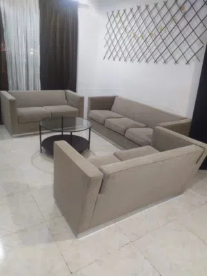 كنب ممتاز مع طاولة