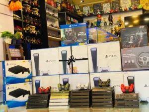 عروض على اجهزة البلايستيشن فور PS4FAT &Ps4 SLIM&  مستخدم افضل العروض والأسعار في المملكة