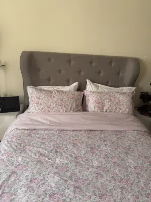 سرير للبيع