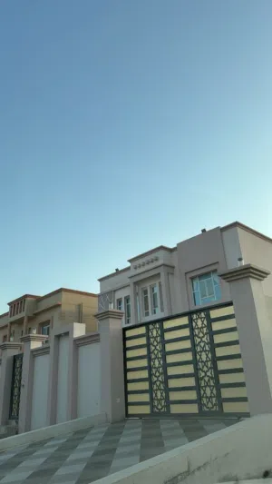 منزل للبيع العيجه 2 يتكون مجلس رجال صاله مفتوحه  اربع4غرف نوم غرفة شغاله