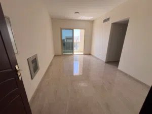 شقه غرفه وصاله اول ساكن مع باركن خاص داخل البنايه و شهر مجانا