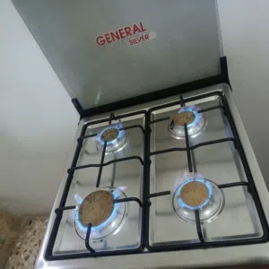 طباخ اربع عيون شغال اخو جديد بحالة جيدة قياس 55*55