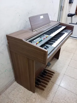بيانو ياماها خشب قديم