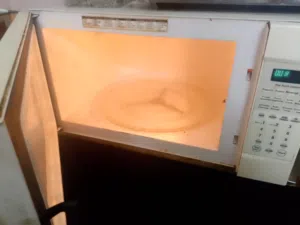 LG 30+ Liters Microwave in Zarqa