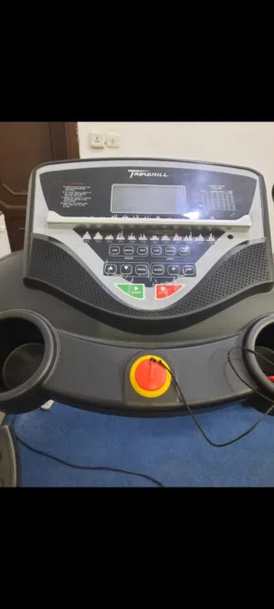 مجموعة أجهزة رياضية مستخدمة نظيفة للبيع