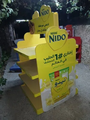 استاندات وطاولات وخزائن سوبر ماركت وفترين وكاونترات مستعمل بحاله جيده حداً