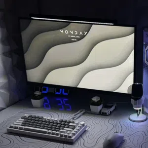 شاشة LG للبيع نظيفة بكرتونها و ما تشكي من شيء و من شركة معروفة و مضمونه