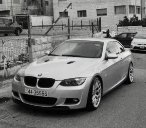 BMW 335i e93 ( أصلية ) للبيع