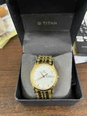 new watch Titan   not used. very quality