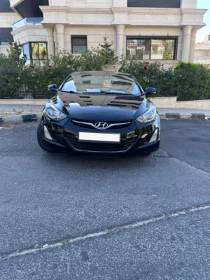 HYUNDAI  ELANTRA  MODEL  2015 165000 KM  الفحص مرفق الاصل سياحي