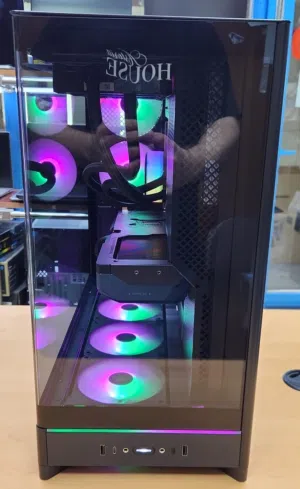 للبيع بي سي جيمنق Core i7 14Gen 1TB ssd /32Ram DDR5/5070 oc 12 GB RTX كالجديد