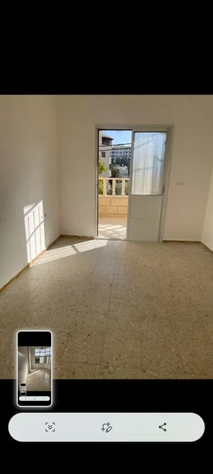 ٣ غرف نوم . غير مفروشة . شهري4