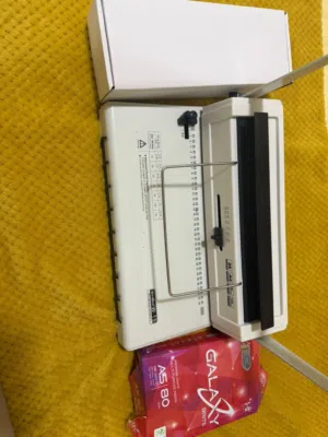 جهاز تخريم الدفاتر جديده لم تستخدم أبدا