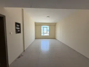 شقة أول ساكن ببناية أول ساكن مع باركن فري وغاز مركزي