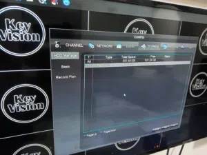 جهاز dvr 8 مداخل بذاكرة 1 تيرا كما موضح بالصور بسعر حرق
