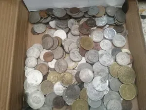 عملت معدنيه مختلفه العدد 270