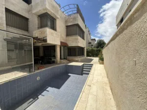 700 m2 More than 6 bedrooms Villa for Sale in Amman Khalda