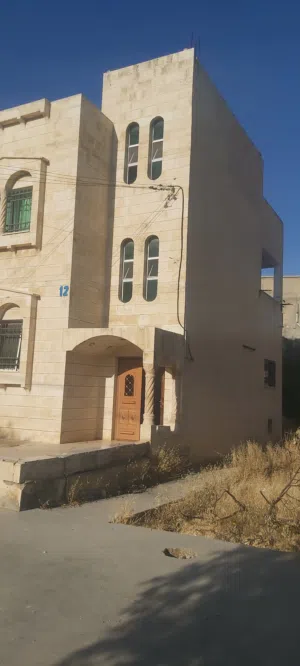400 m2 More than 6 bedrooms Apartments for Sale in Amman Al-Raqim