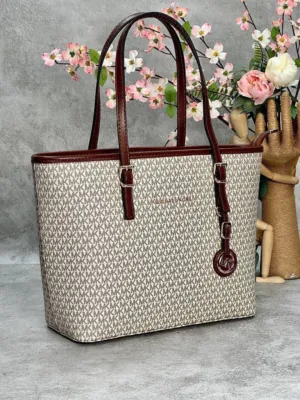 شنطة لويس فيتون و مايكل كورس حجم كبير ماستر كوبي فل تختيم جودة عالية تصميم ايقوني هي الاختيار الصح.