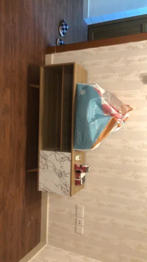 طاولة تلفزيون