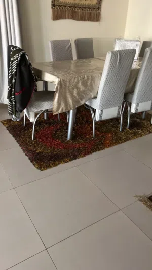 طاوله طعام