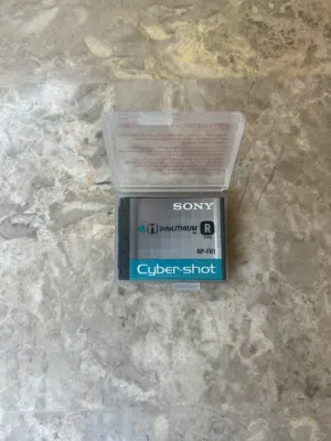 Sony cyber shot np-fr1 battery  بطارية unused