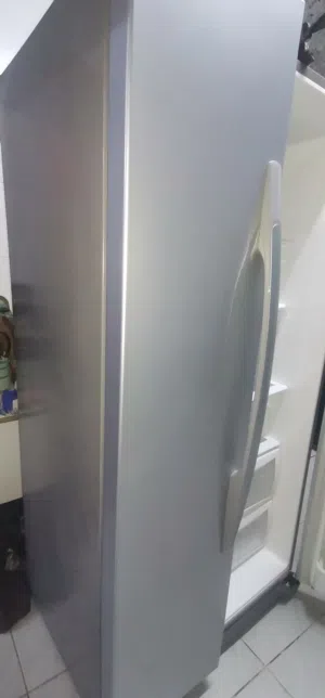 ثلاجه حجم كبير سايد باي سايد