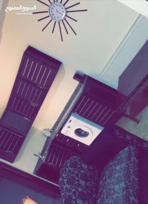 استوديو بمساحة جيدة في ضاحية الرشيد